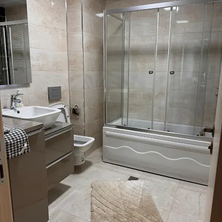 22nd Floor Lux Apt With Pool & Fitness